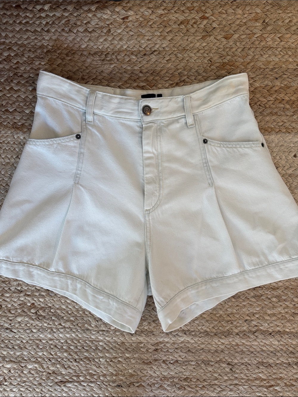 Worn Once! Idano High-Waist Cream Pleated Shorts, Super Soft Denim, sz 2 = Med
